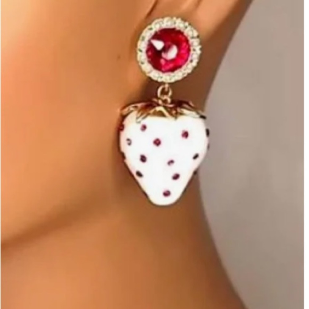 NWT Betsey Johnson red crystal white strawberry faux pearl drop earrings